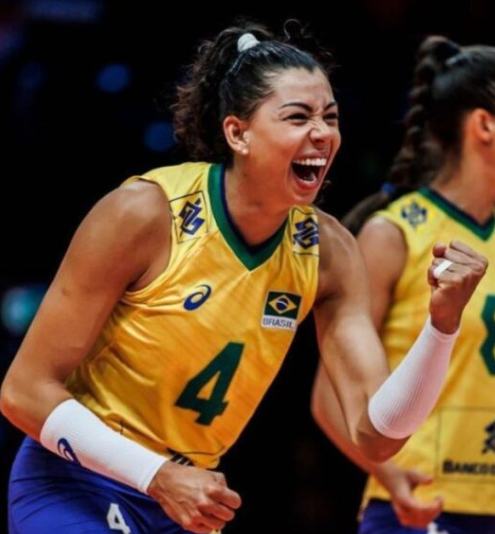 Jugadora vegana de voleibol brasileña Ana Carolina